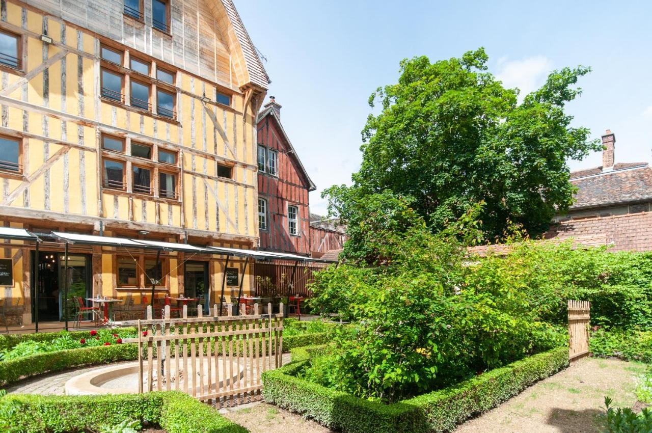 Holiday home Maison Juvenal Des Ursins *